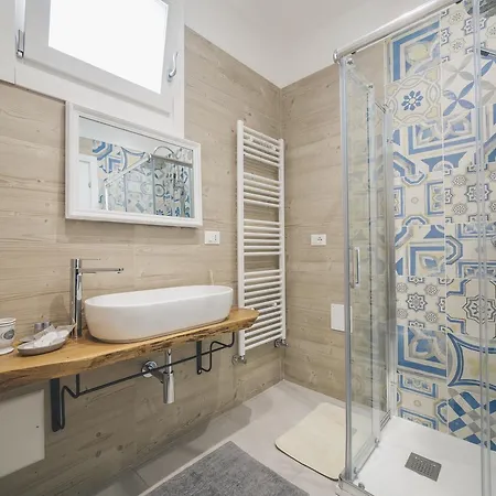 לינה וארוחת בוקר Amphitrite B&B 2*