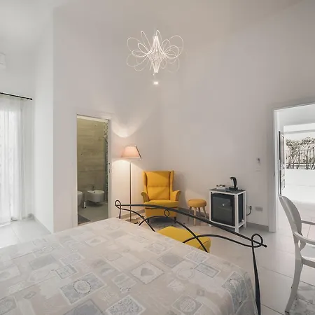 Amphitrite B&B 2* לצ'ה